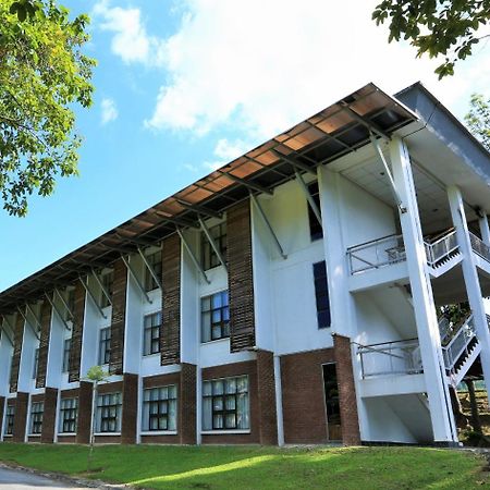 Puri Pujangga Hotel Bangi Kültér fotó