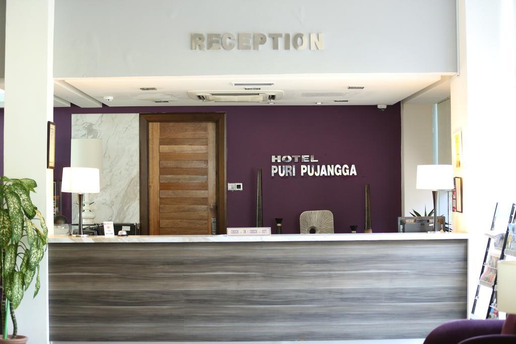 Puri Pujangga Hotel Bangi Kültér fotó