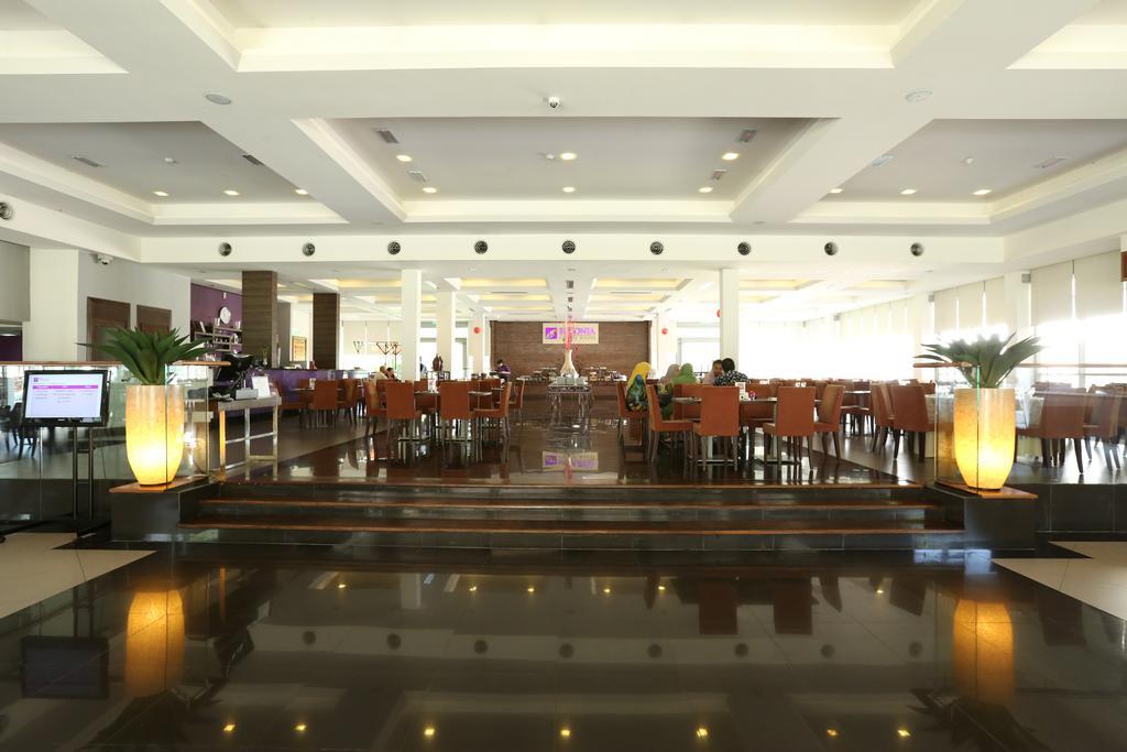 Puri Pujangga Hotel Bangi Kültér fotó
