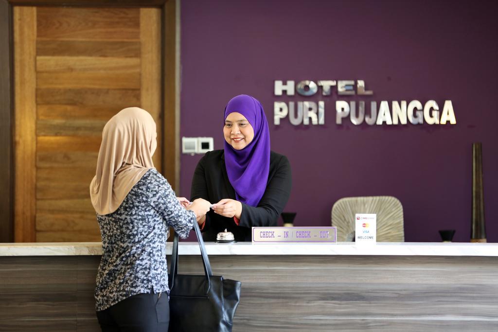 Puri Pujangga Hotel Bangi Kültér fotó