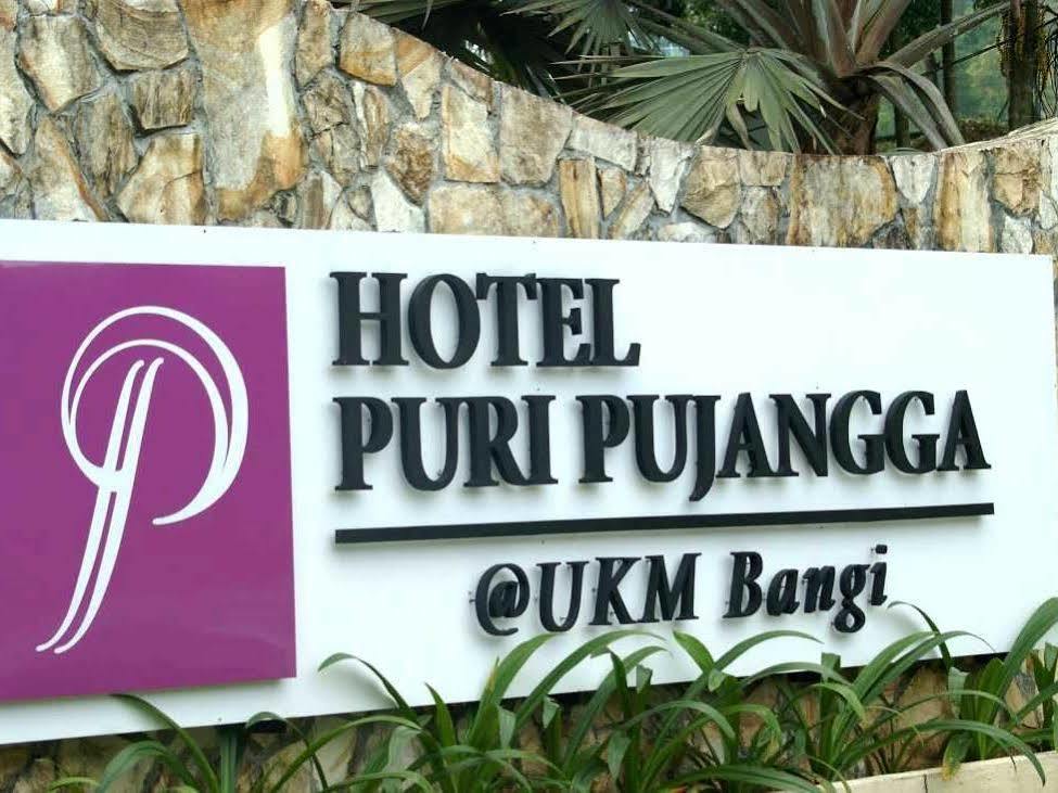 Puri Pujangga Hotel Bangi Kültér fotó