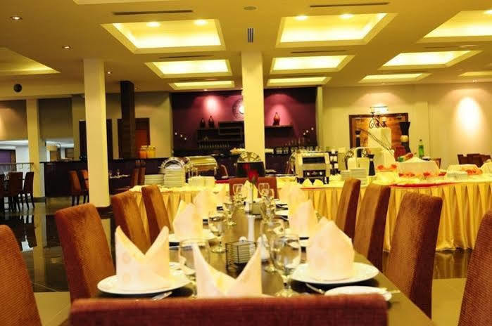 Puri Pujangga Hotel Bangi Kültér fotó