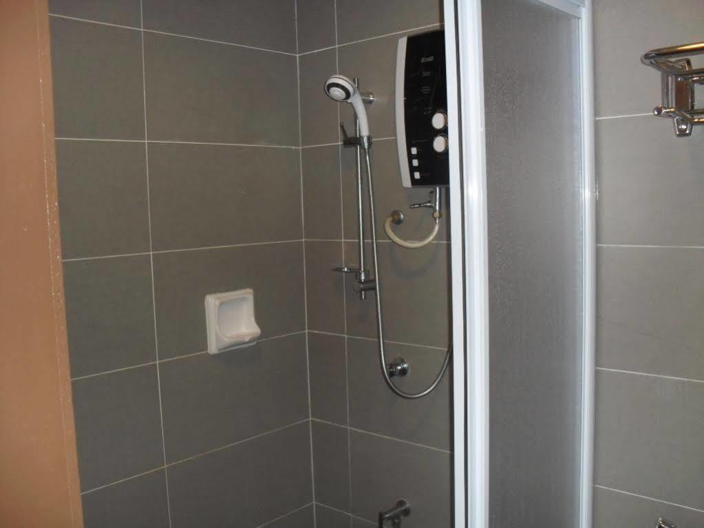 Puri Pujangga Hotel Bangi Kültér fotó