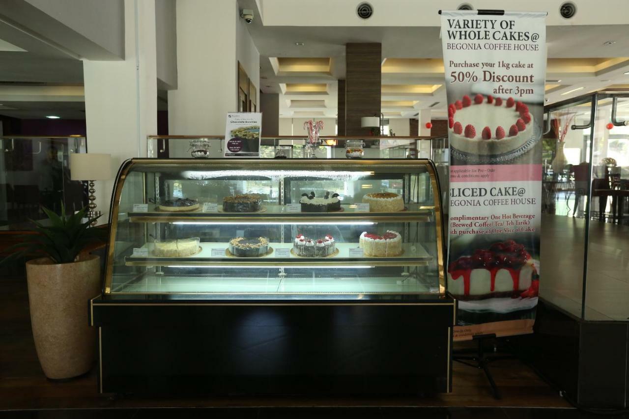 Puri Pujangga Hotel Bangi Kültér fotó